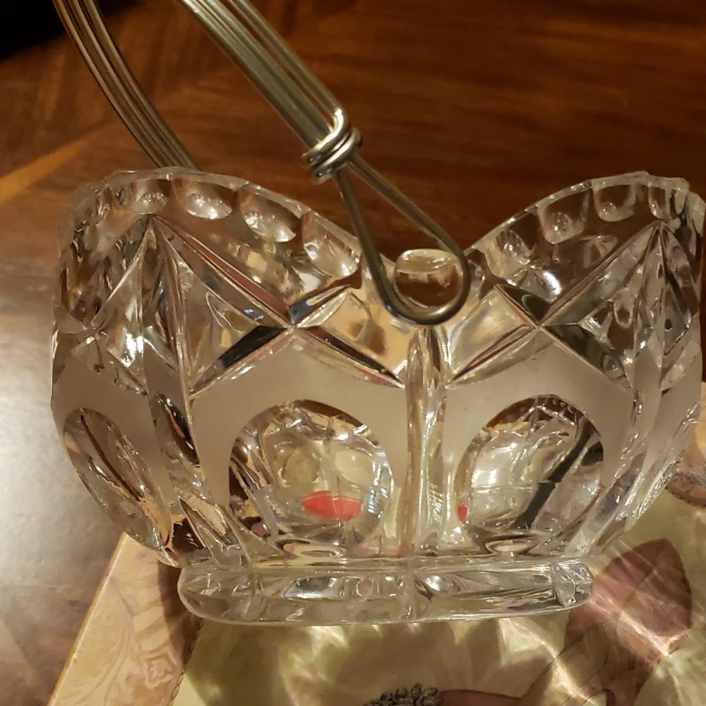Vintage Bleikristall Lead Crystal Basket with Metal Handle West Germany Frosted - Picture 2 of 3
